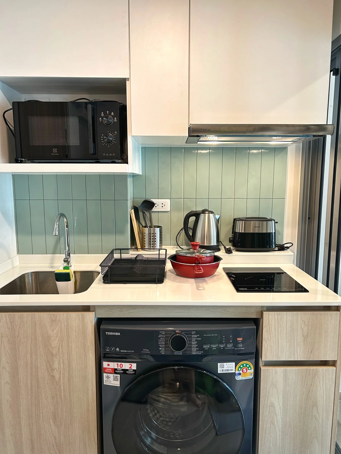 Compact private kitchenette and washing machine