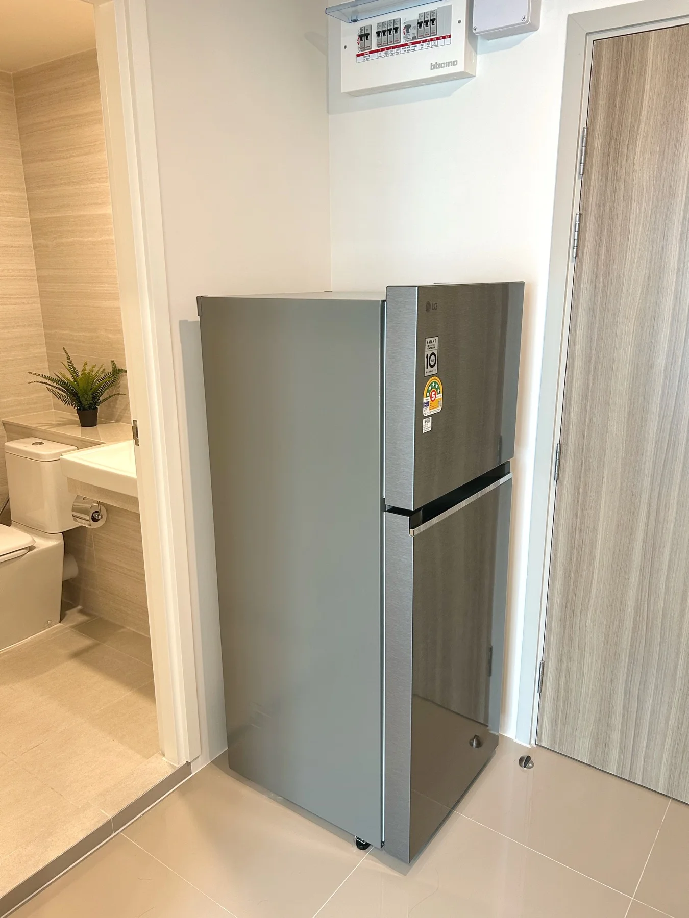Private refrigerator and kitchenette storage